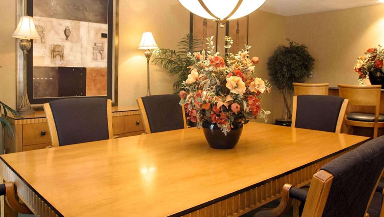 Magnuson Grand & Conference Center Somerset-Bridgewater 외부 사진