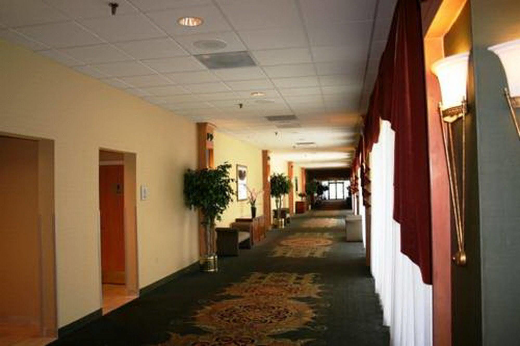 Magnuson Grand & Conference Center Somerset-Bridgewater 외부 사진